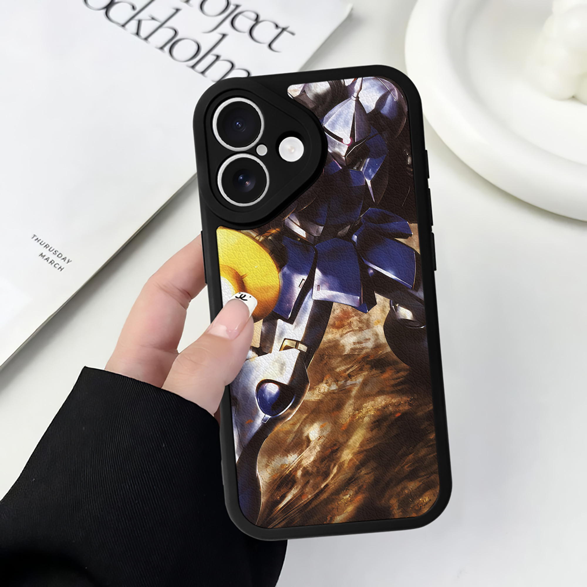 （画像用） 機動戦士ガンダム Mobile Suit Gundam 【iPhone 16シリーズ対応】シリコンスマホケース（レザー調） 材質：シリコン